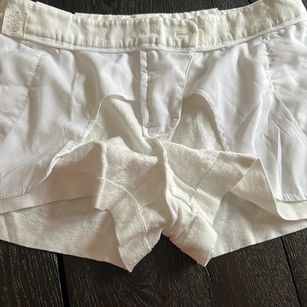 Theory classic linen blend soft white shorts sz 2 - Picture 12 of 12